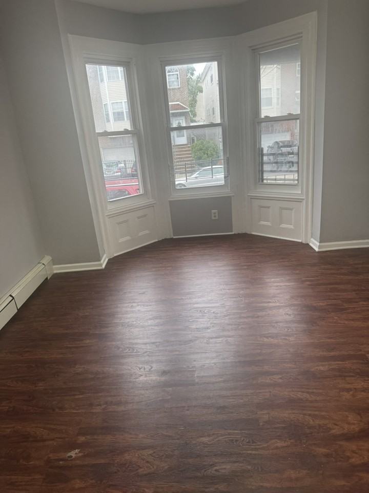 87 Second St - Photo 3 of 9