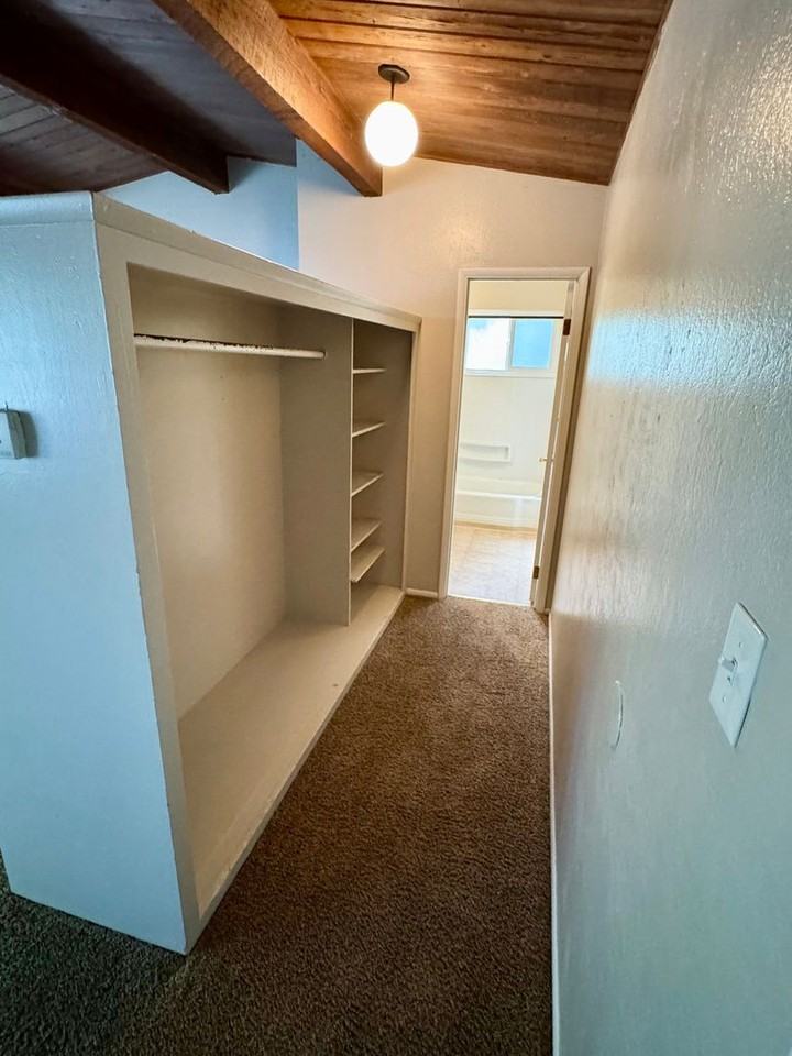 711 W 3rd Street - Photo 4 of 6