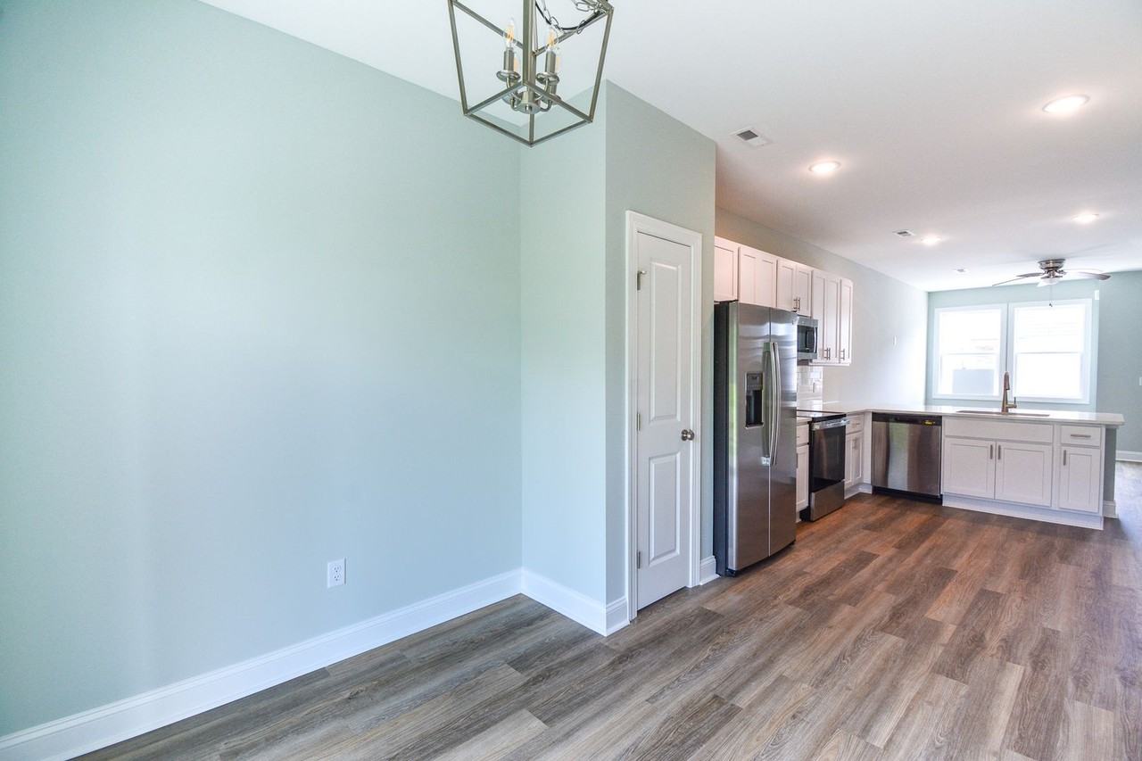 211 Sandy Cove Ln - Photo 6 of 32