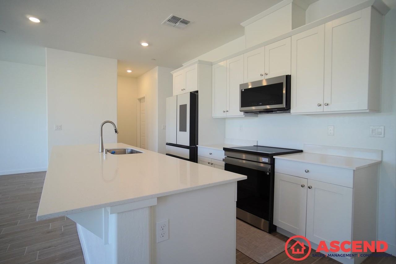 3316 Laurel Hill Ln - Photo 7 of 28