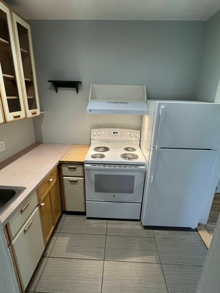 576 E 16th Ave #A - Photo 6 of 17