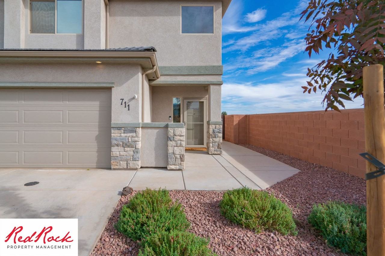 711 S Malorie Way - Photo 3 of 50