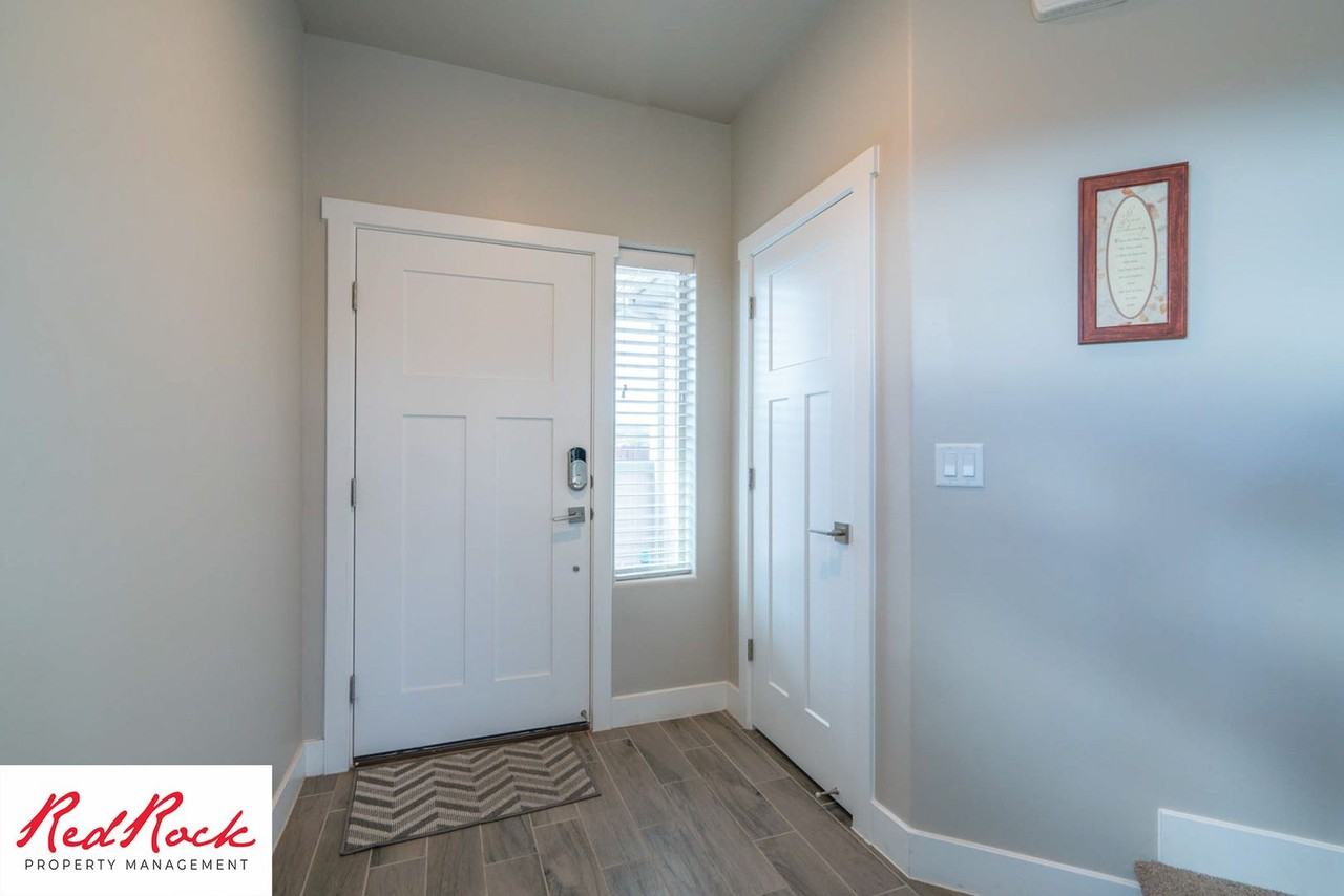 711 S Malorie Way - Photo 7 of 50