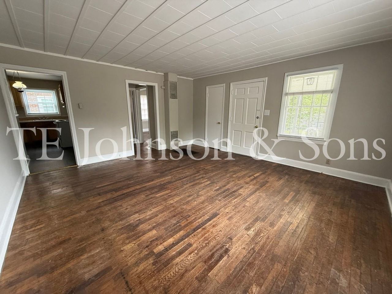 401 E 25th St - Photo 5 of 16