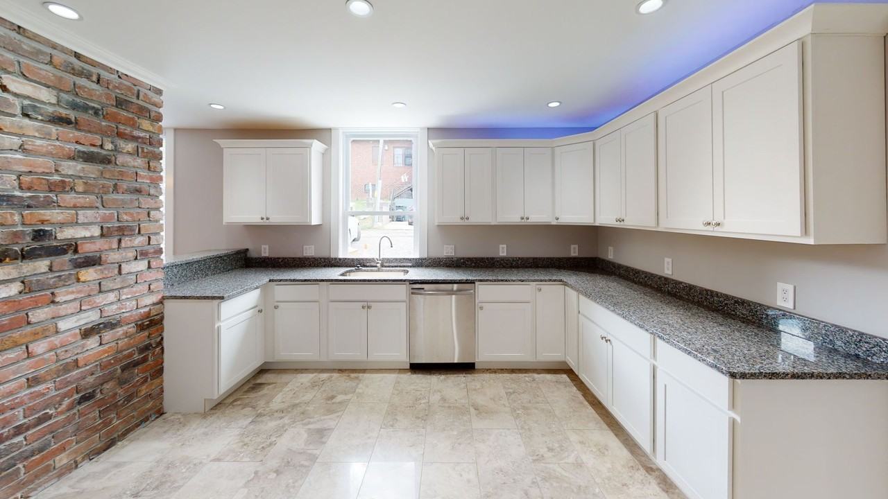 1702 Highland Ave - Photo 2 of 17