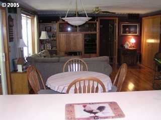 1645 Ne Hoffman Dr - Photo 3 of 6