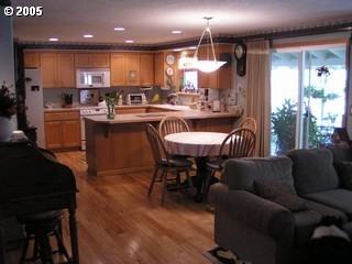 1645 Ne Hoffman Dr - Photo 5 of 6