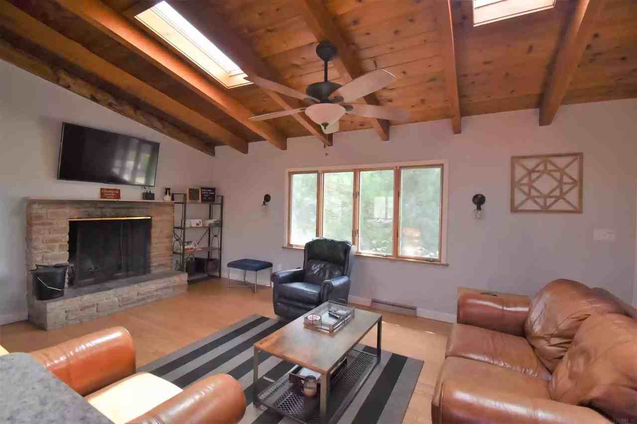 2621 E Edwards Row - Photo 3 of 19