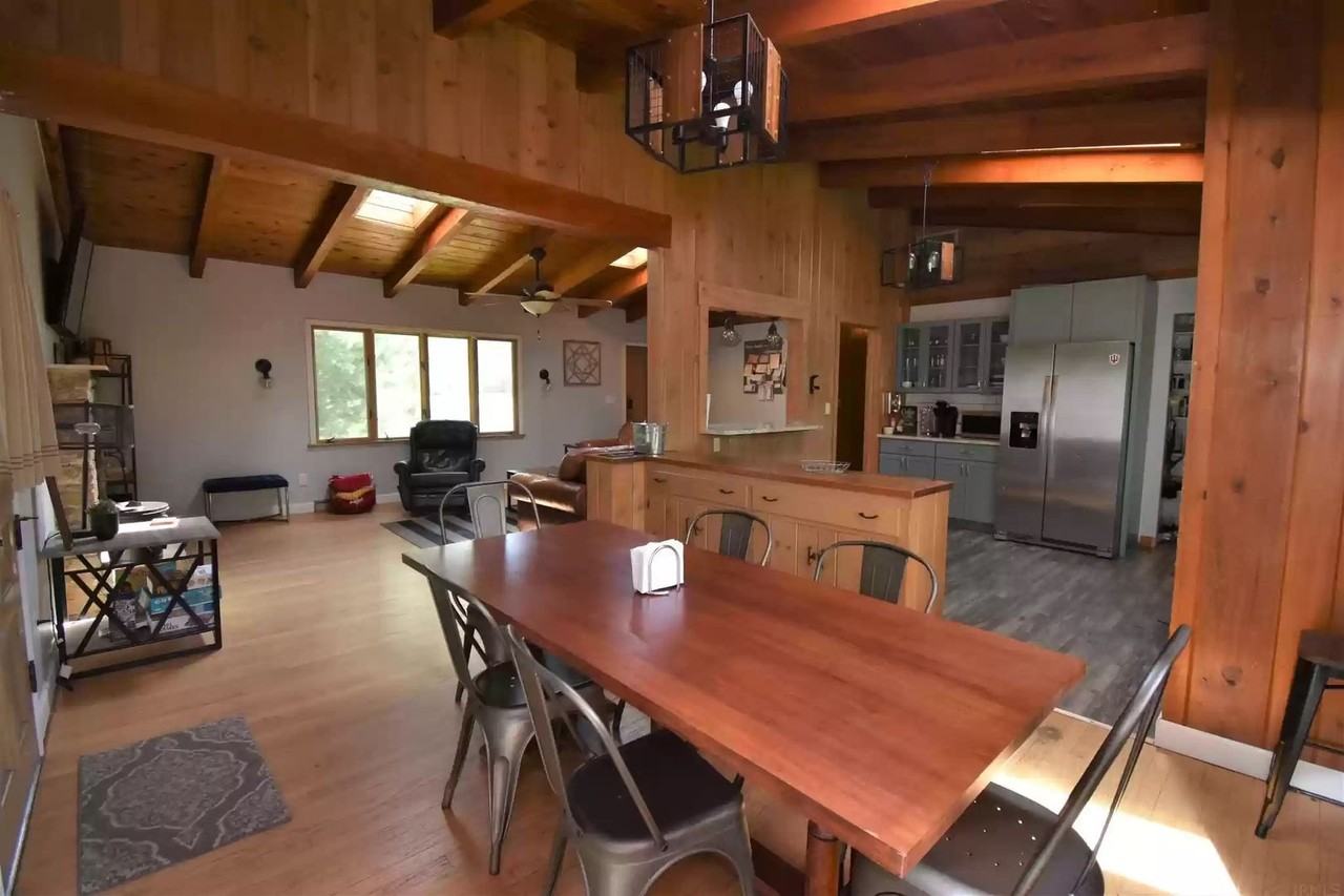 2621 E Edwards Row - Photo 5 of 19