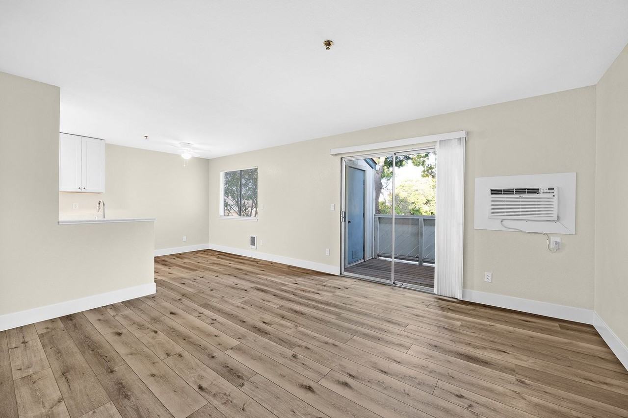 3624 Silver Oaks Way #D - Photo 6 of 37