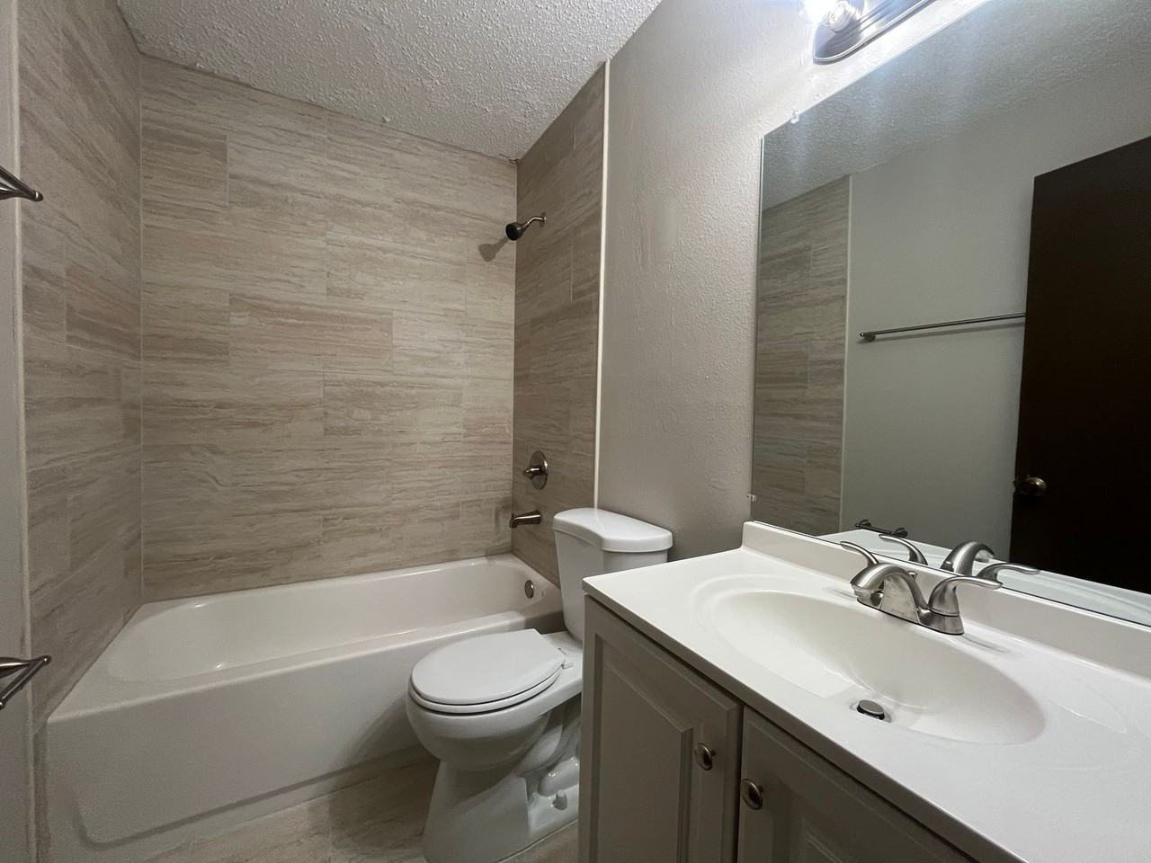 7637 Green Rd - Photo 5 of 9