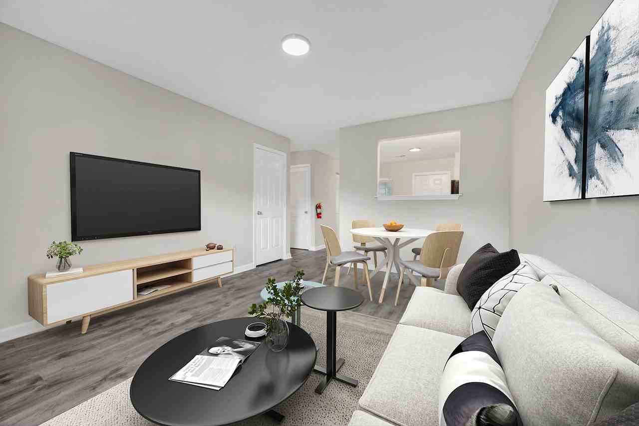 Bracey Square Apartments - Photo 4 of 50