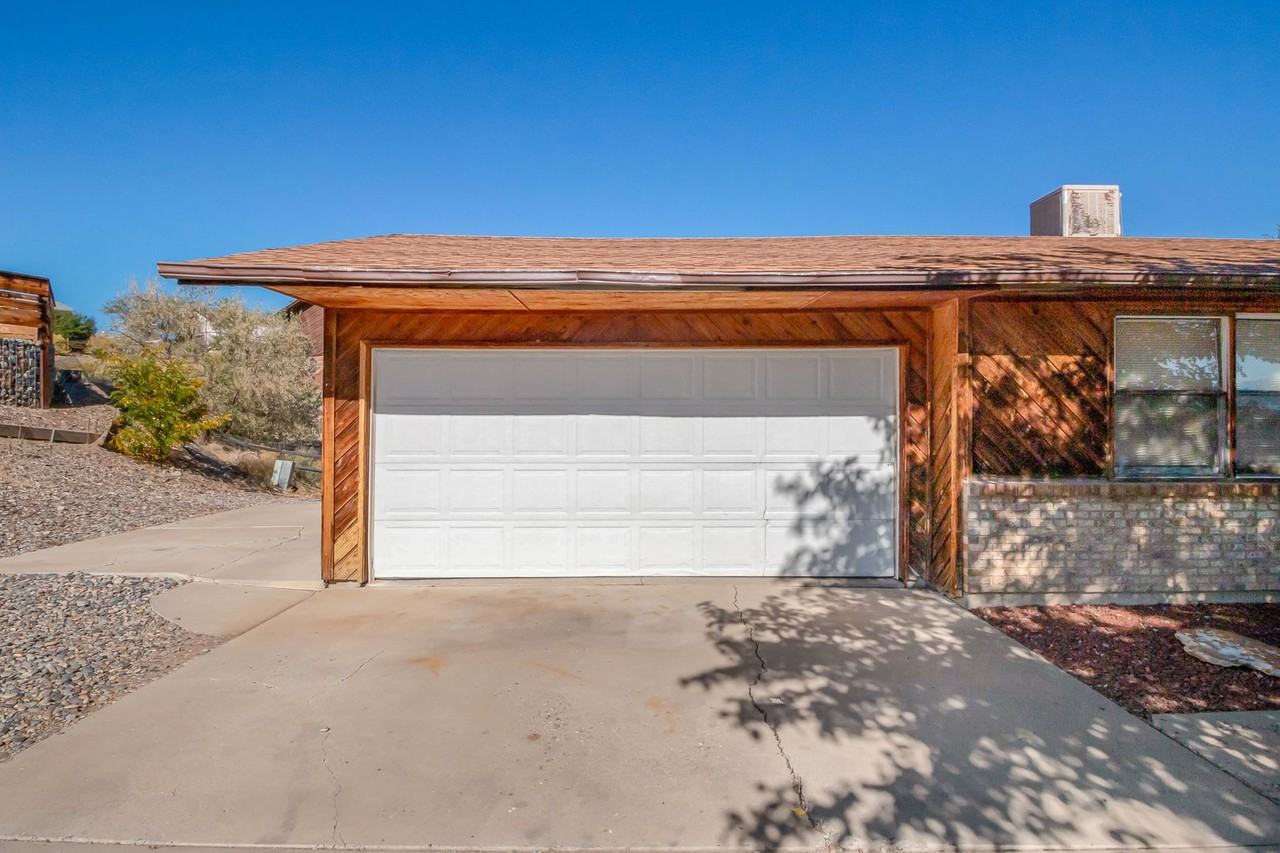 2708 Sierra Vista Rd - Photo 4 of 47