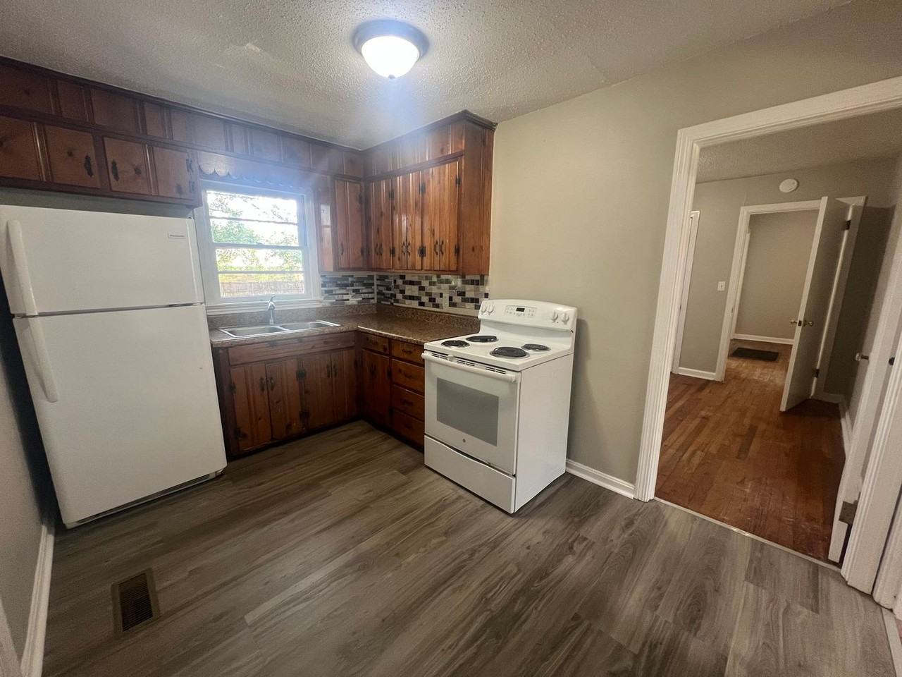 3127 2nd Ave - Photo 6 of 18