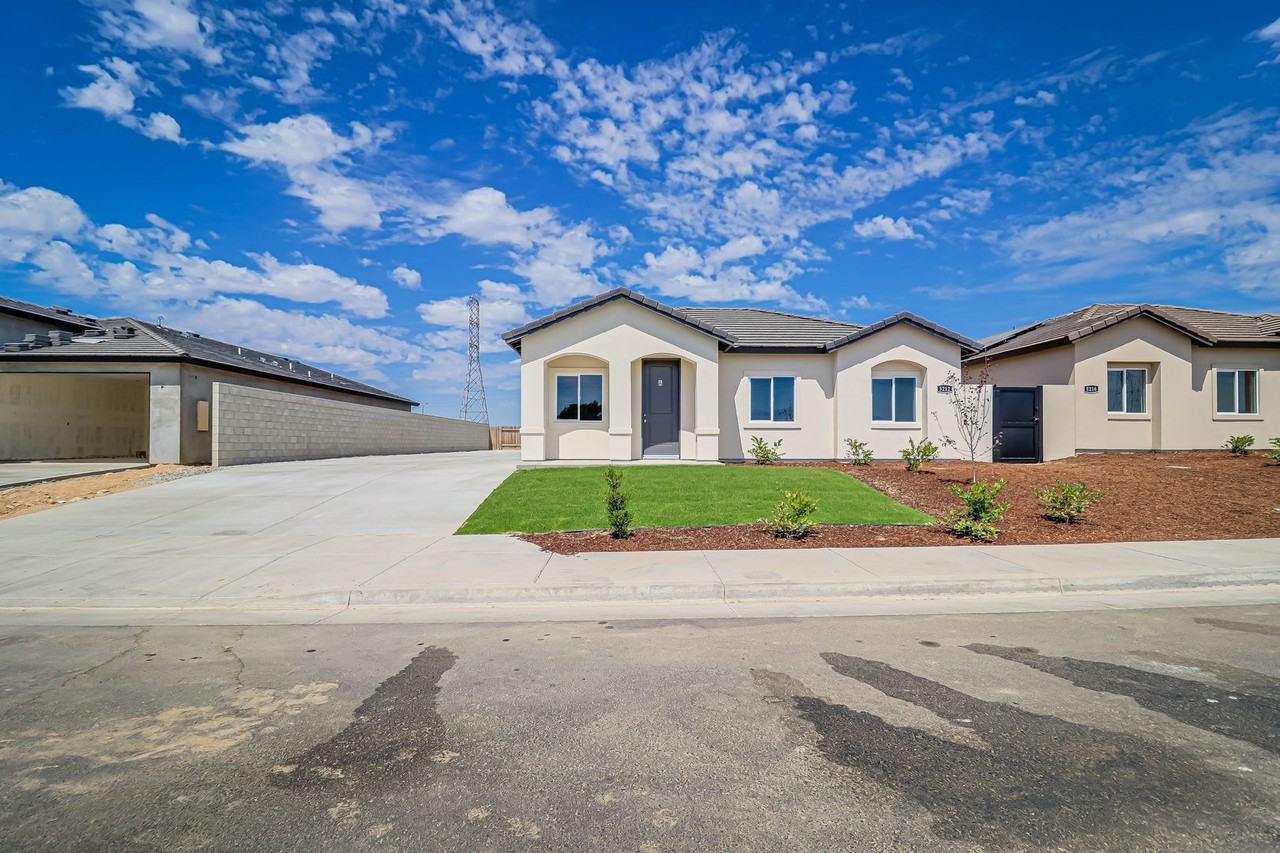 5216 5216 Hawkwatch Ln - 5216 Hawkwatch Ln #A - Photo 2 of 15