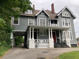 featured image of 306 N Jefferson St