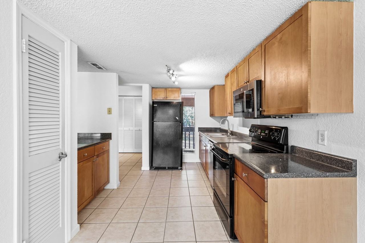 1810 Northwest 23rd Boulevard #201 - Photo 7 of 29