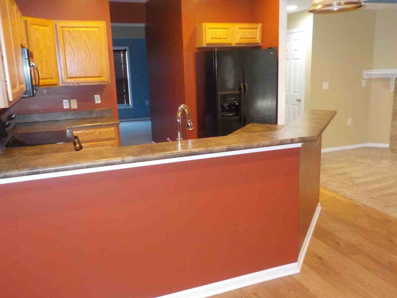 125 E 7th St - Photo 2 of 20