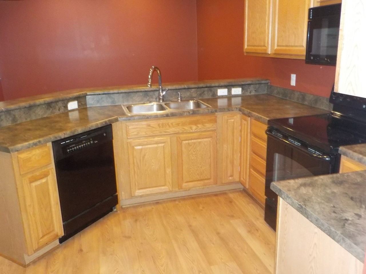 125 E 7th St - Photo 3 of 20