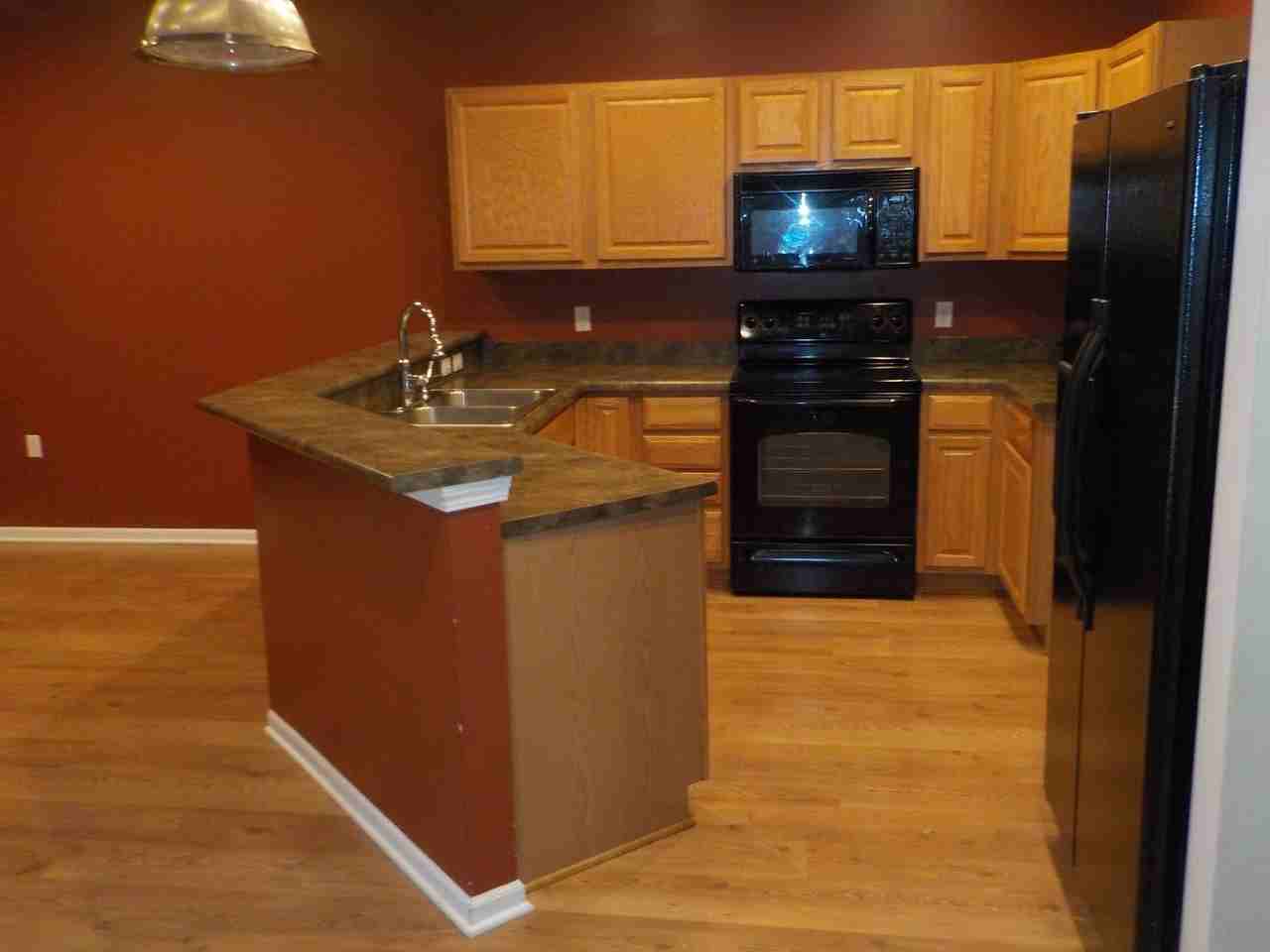 125 E 7th St - Photo 4 of 20