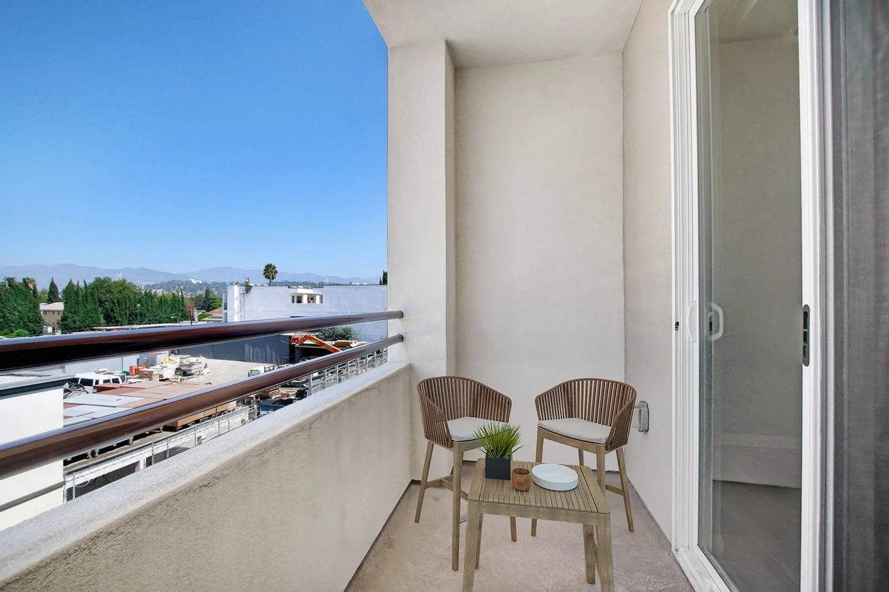 JB Center Apartments - Photo 2 of 30