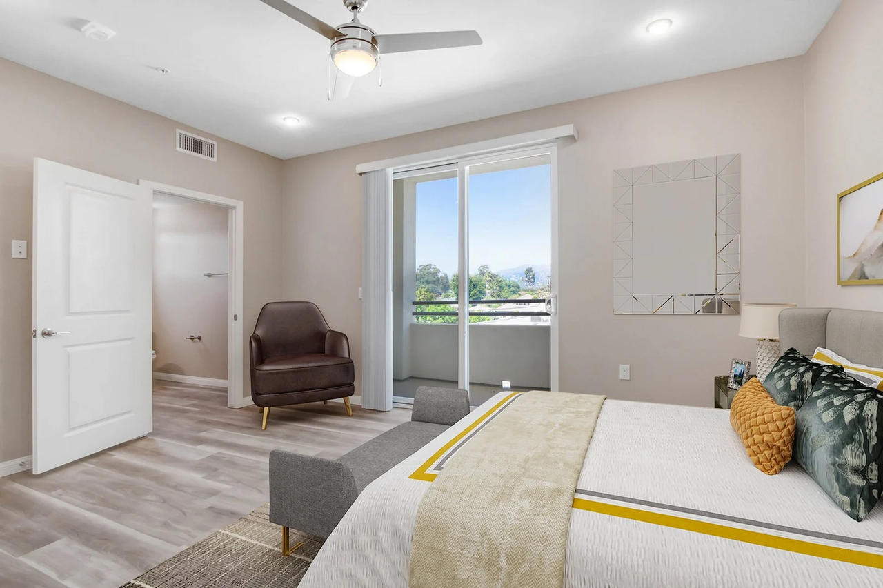 JB Center Apartments - Photo 4 of 30