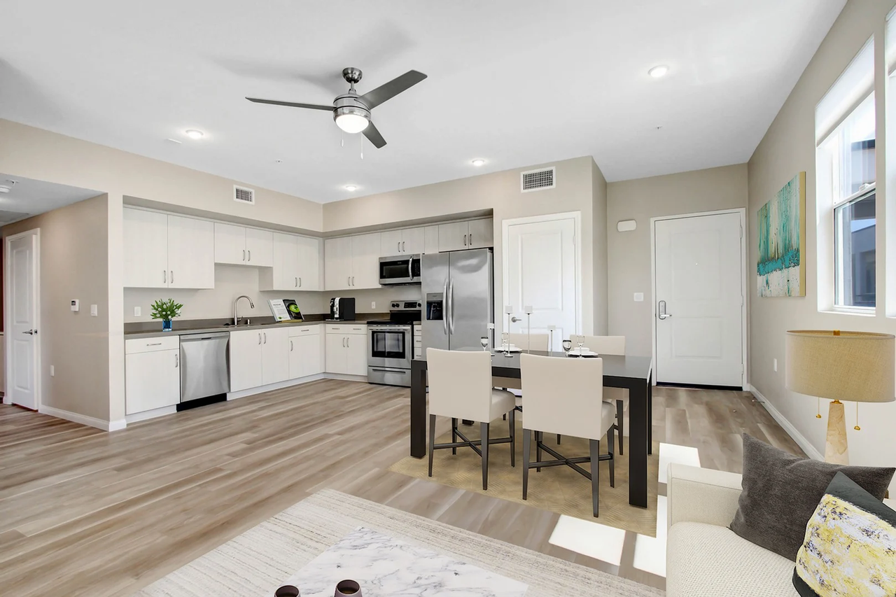 JB Center Apartments - Photo 5 of 30