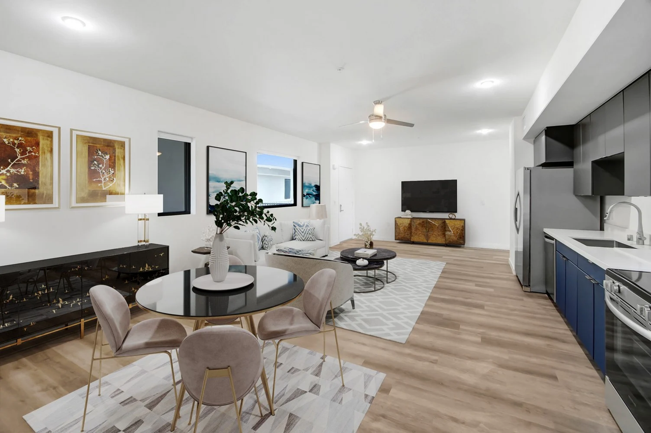 Shoreline Apartments - Photo 7 of 14