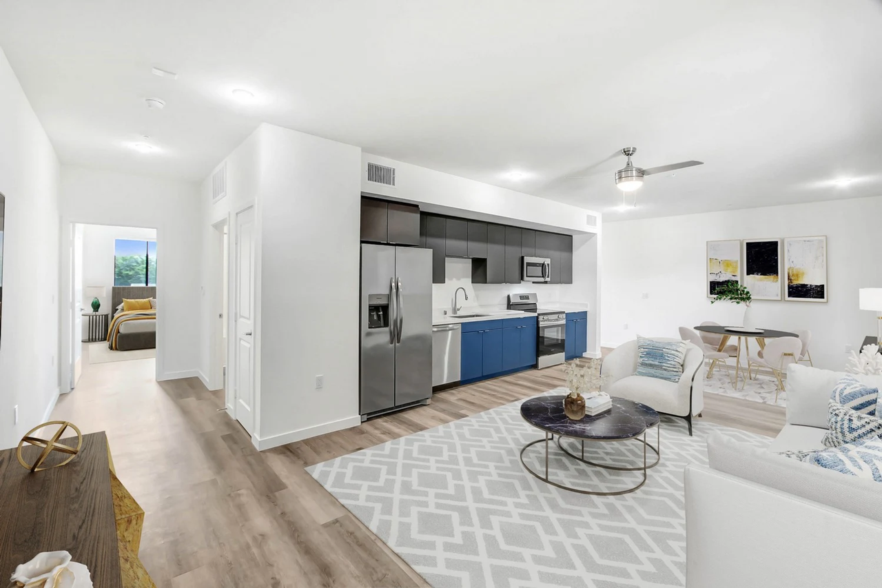 Shoreline Apartments - Photo 7 of 13