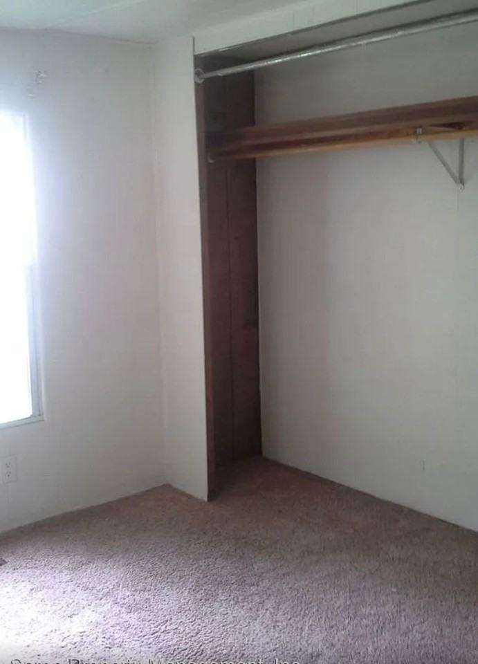 401 S Mitchell St - Photo 3 of 9