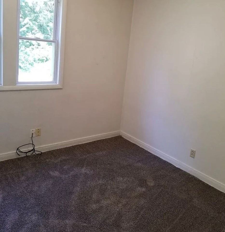 117 N Jefferson St - Photo 3 of 15
