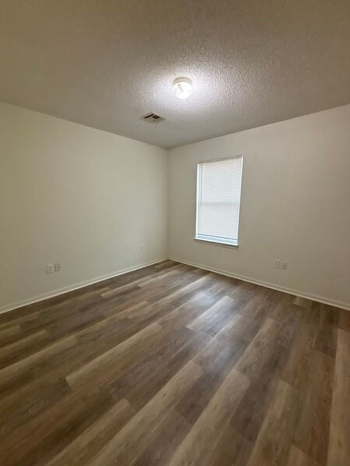 Remington - Photo 7 of 7