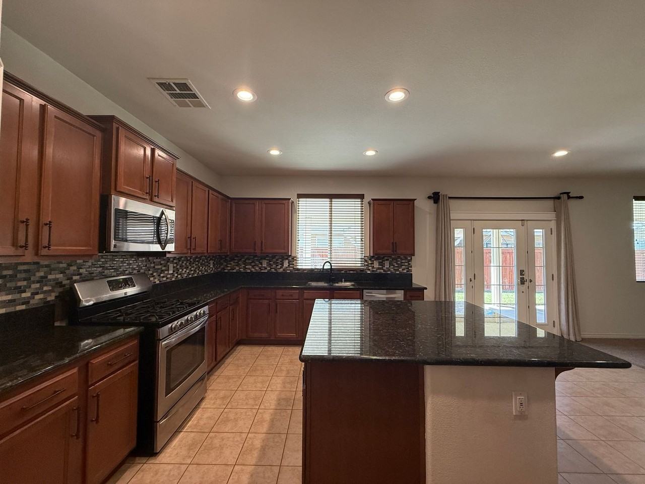 3014 Perdot Ave - Photo 4 of 26