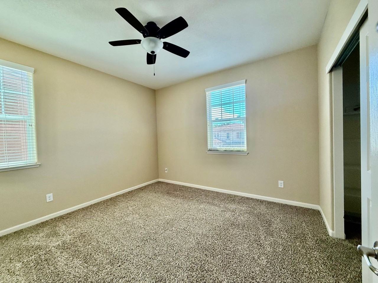 100 Dowd Ct - Photo 3 of 21