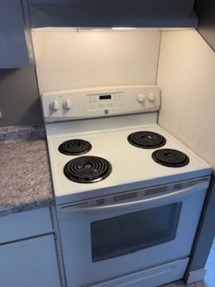 209 Estelle St #A2 - Photo 4 of 11