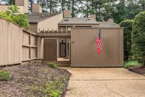 featured image of 110 Harrops Gln