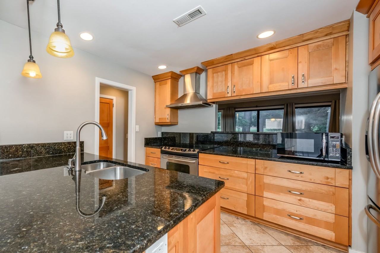 110 Harrops Gln - Photo 4 of 13