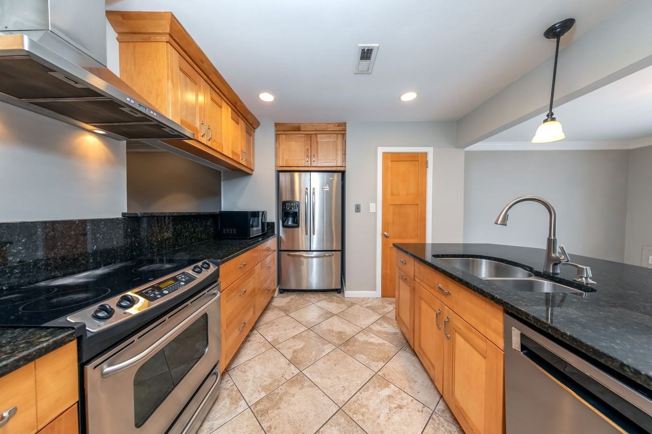 110 Harrops Gln - Photo 5 of 13