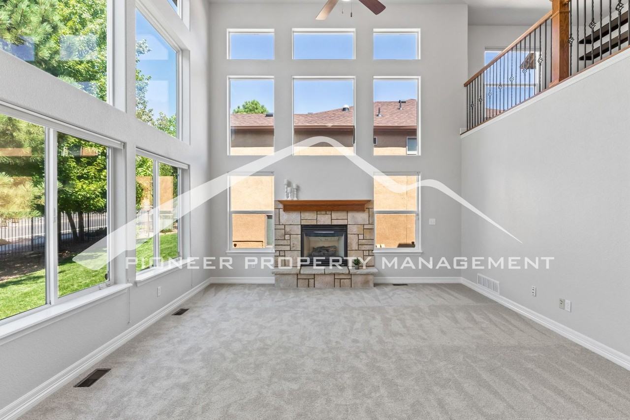 7436 Centennial Glen Dr - Photo 2 of 26