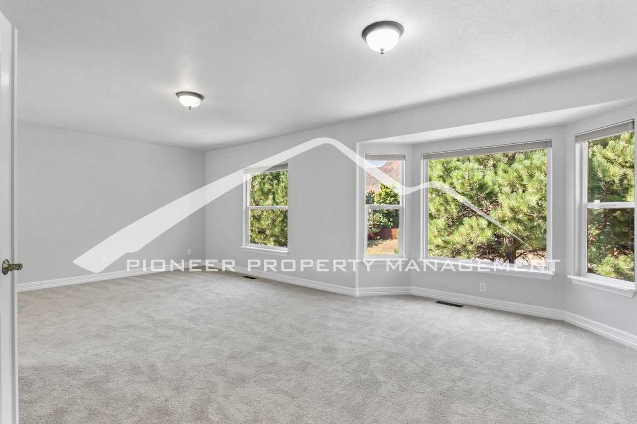 7436 Centennial Glen Dr - Photo 4 of 26