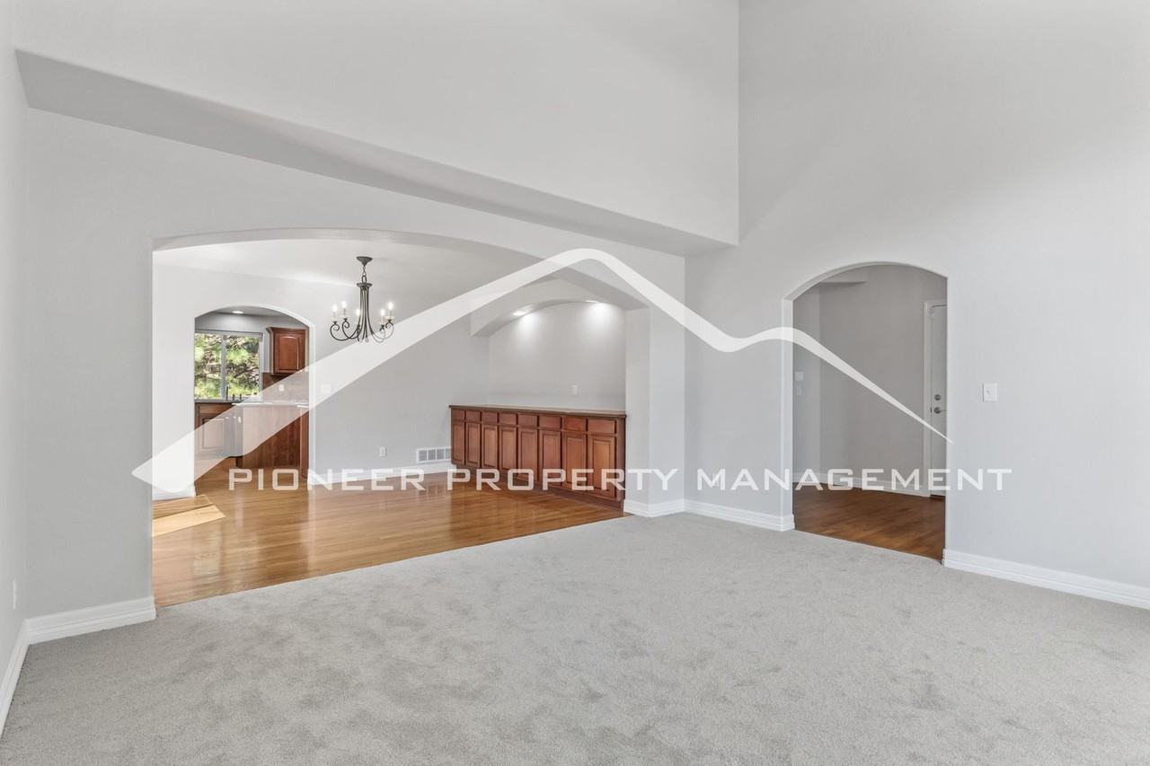 7436 Centennial Glen Dr - Photo 6 of 26