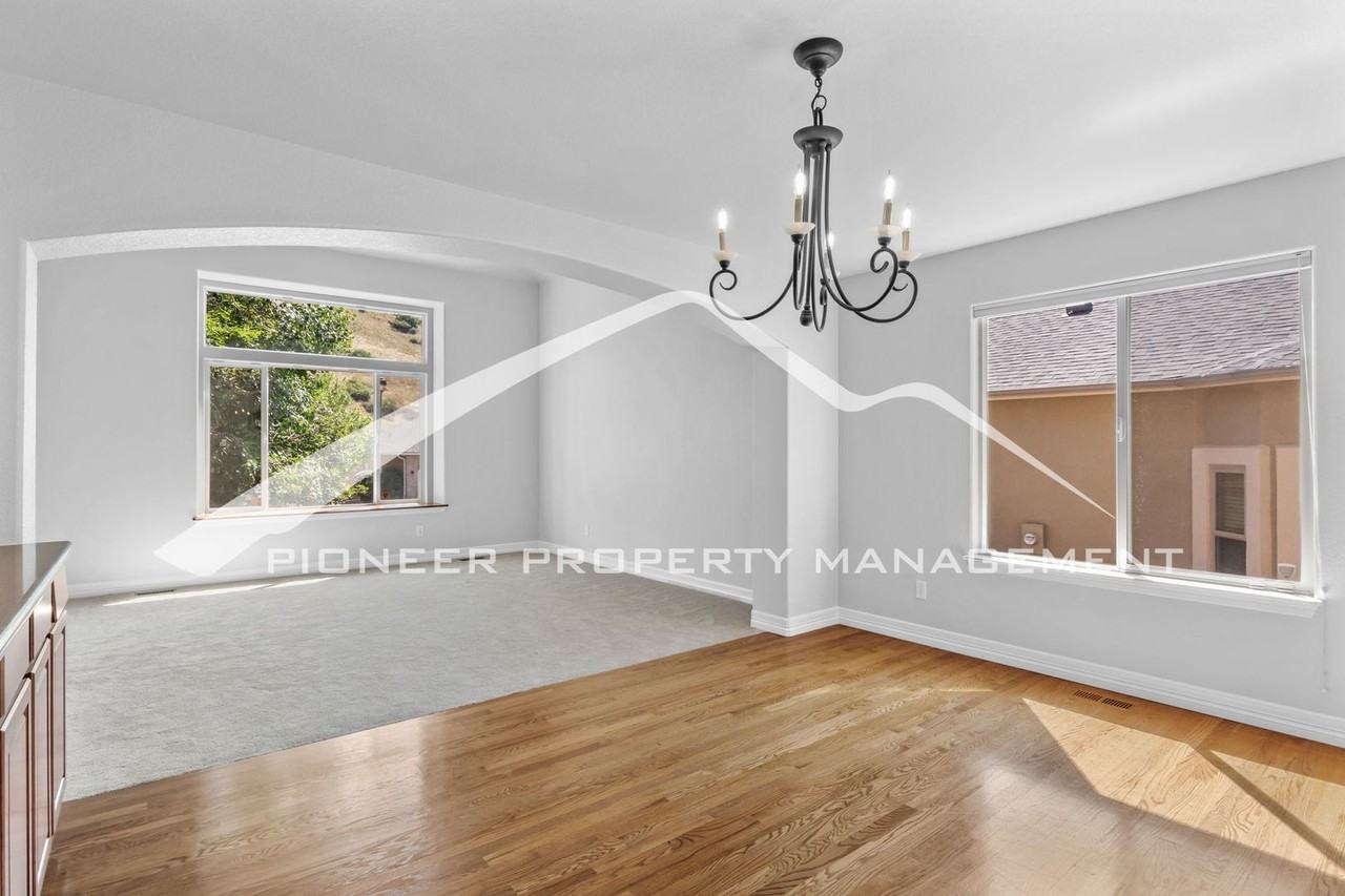 7436 Centennial Glen Dr - Photo 7 of 26