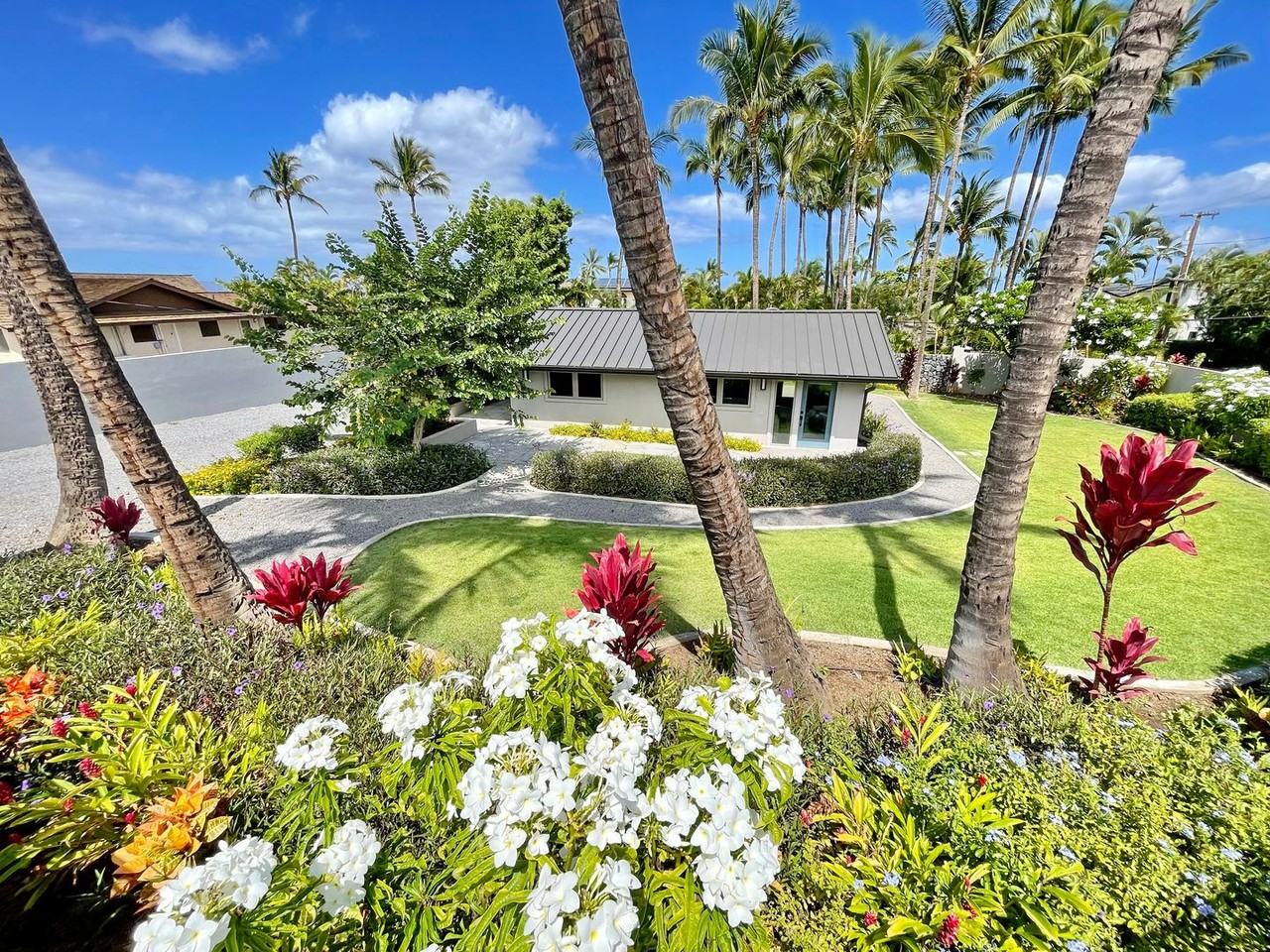 672 Mililani Pl - Photo 2 of 33