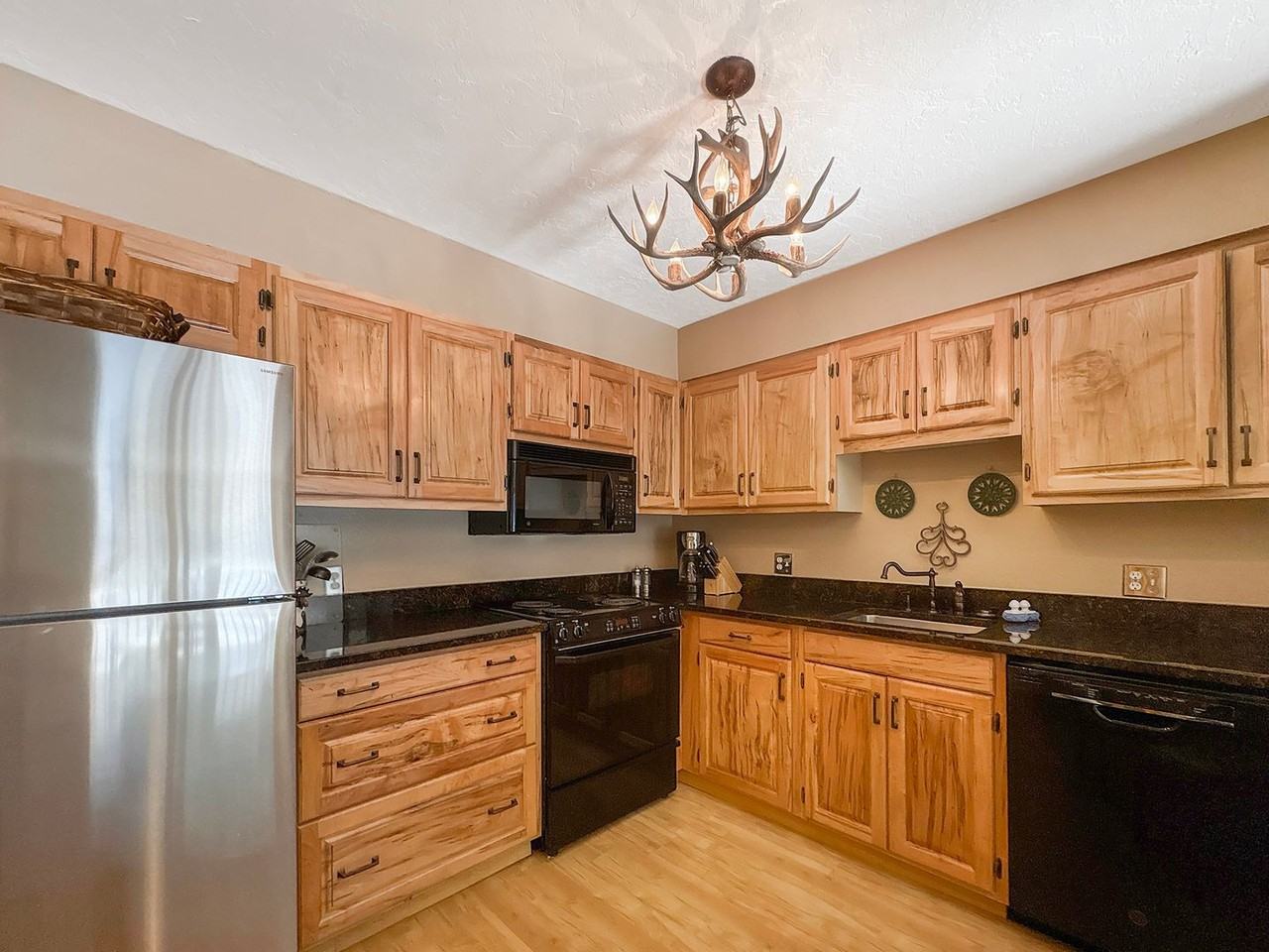 550 S French St #103 - Photo 3 of 16