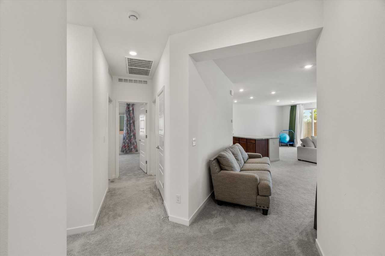 6011 Trevano Ave - Photo 4 of 30