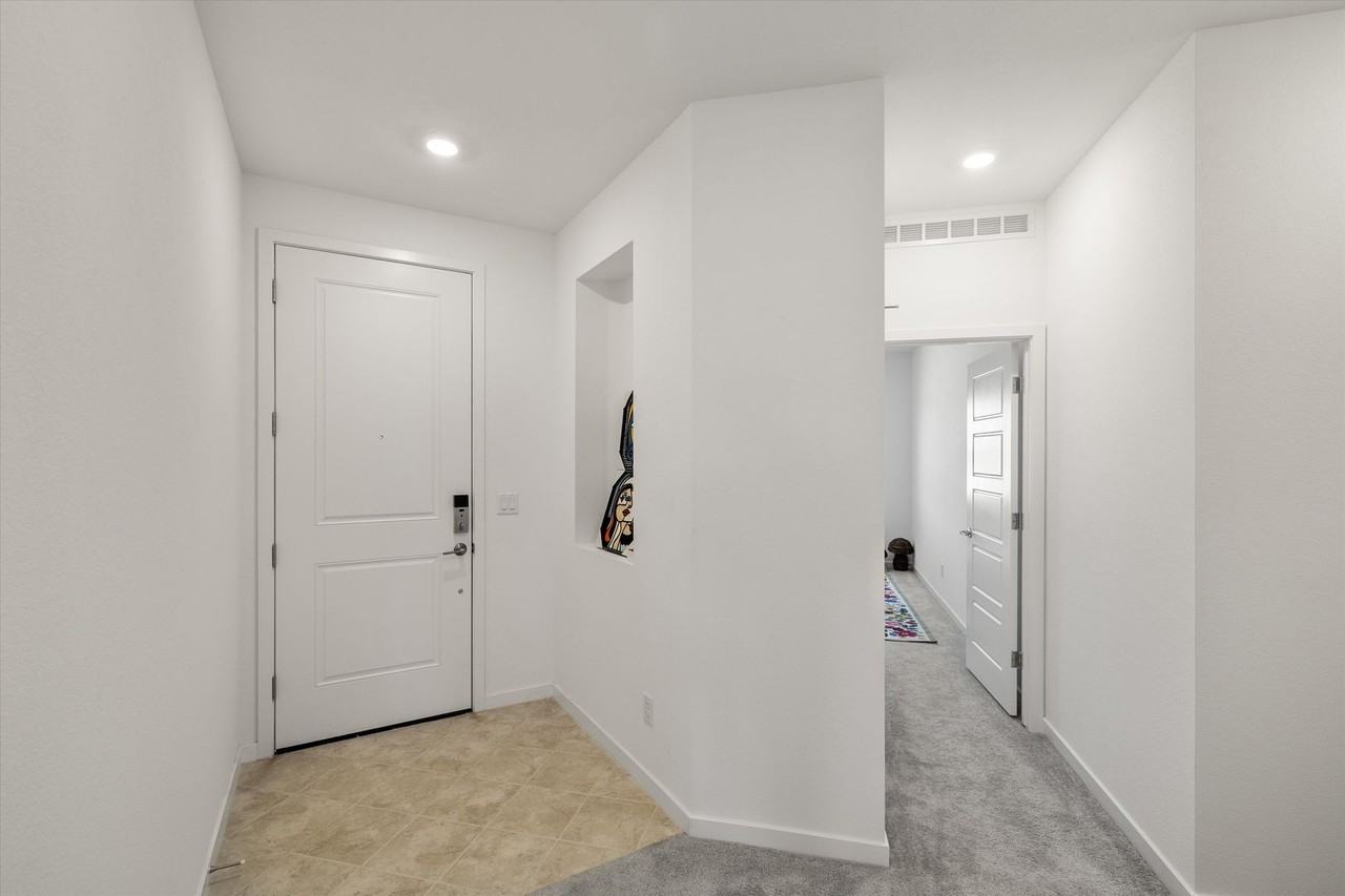 6011 Trevano Ave - Photo 5 of 30