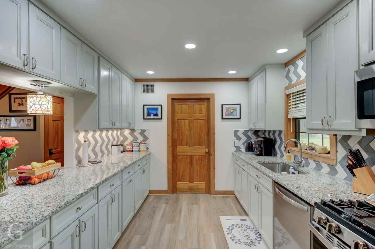2147 Highway 172 - Photo 5 of 10