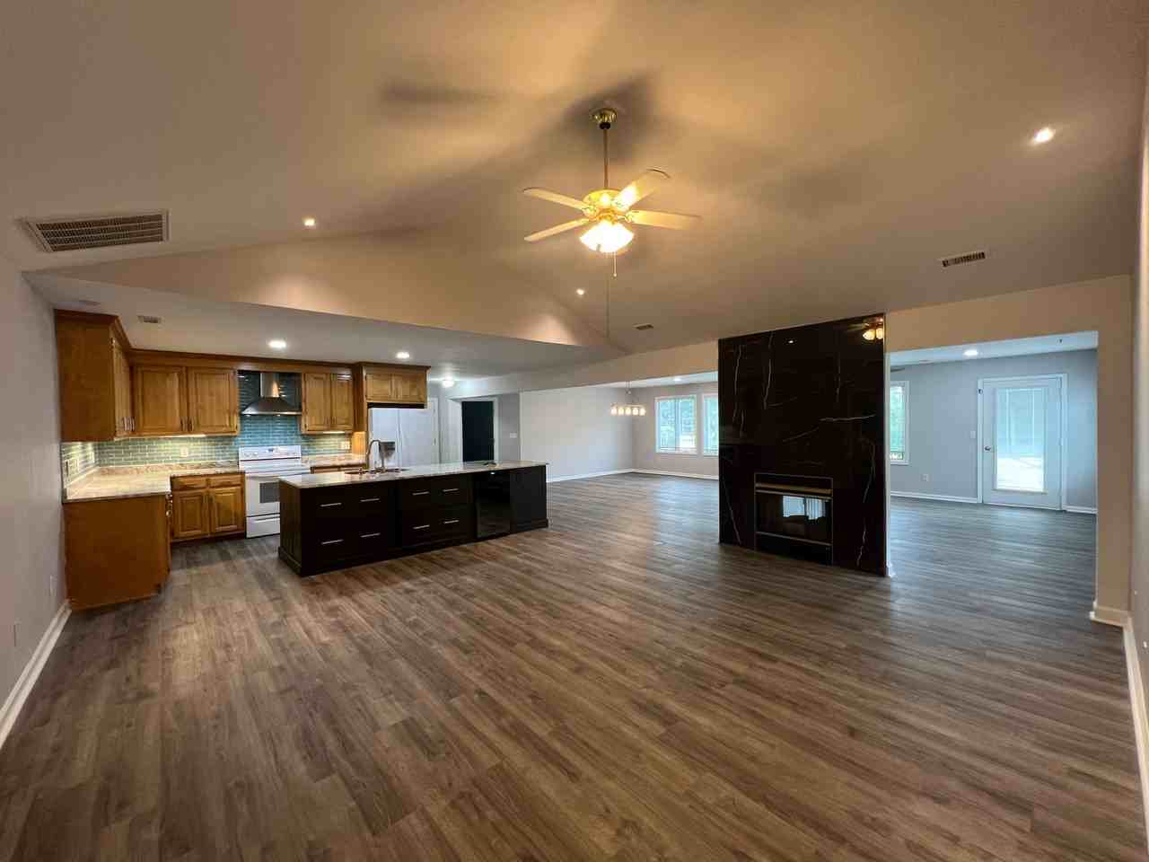 104 Waccamaw Dr - Photo 4 of 21