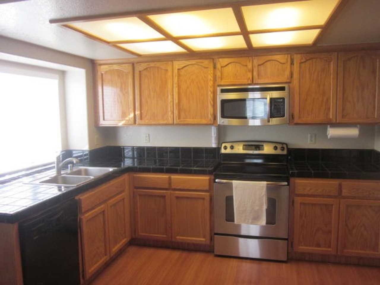 2325 Christy St - Photo 5 of 29