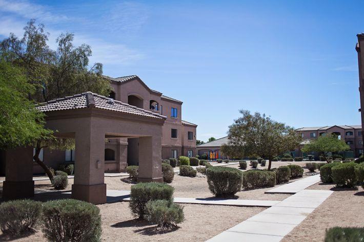 915 W Alta Vista Rd - Photo 7 of 9